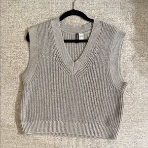 H&M Gray Knit Sweater Vest